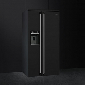 Холодильник Smeg SBS963N